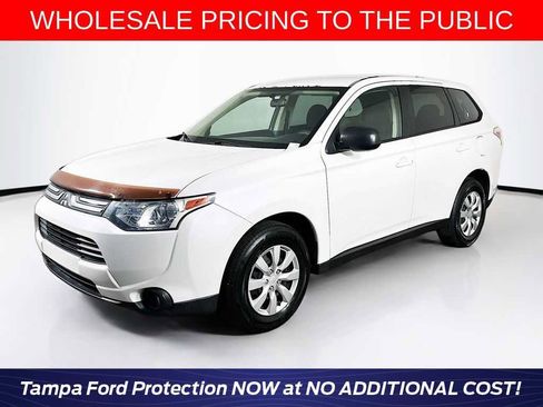 Used 2014 Mitsubishi Outlander ES FWD image 1