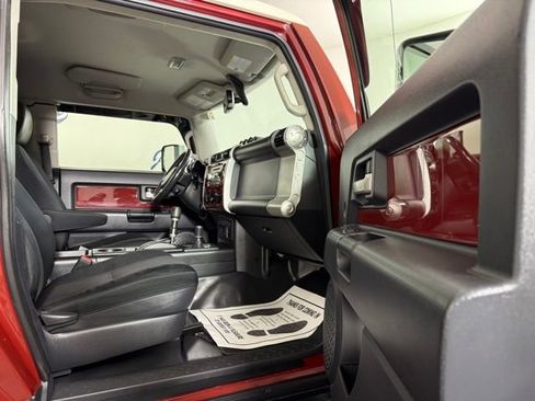 Used 2010 Toyota FJ Cruiser 4WD image 14