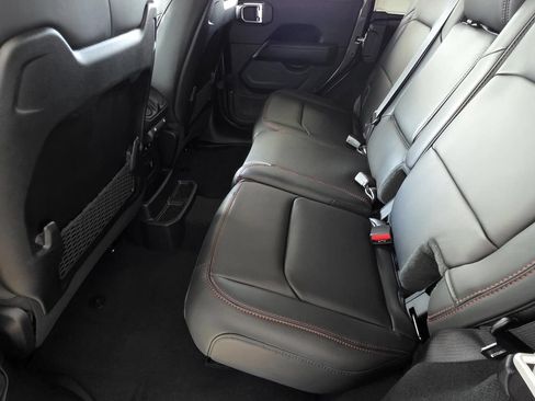 New 2025 Jeep Wrangler Unlimited Rubicon w/ Convenience Group AWD/4WD image 11