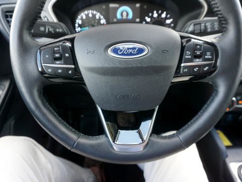 Used 2021 Ford Escape SE w/ SE Sport Appearance Package image 17