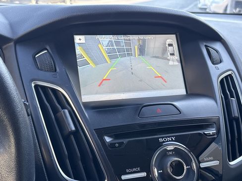 Used 2016 Ford Focus Titanium w/ Titanium Technology Package image 24