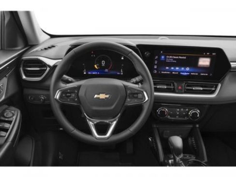 Used 2025 Chevrolet TrailBlazer LT FWD image 9