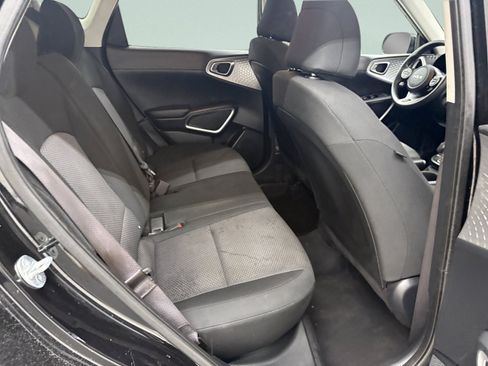 Used 2023 Kia Soul LX w/ Option Group 015 FWD image 18