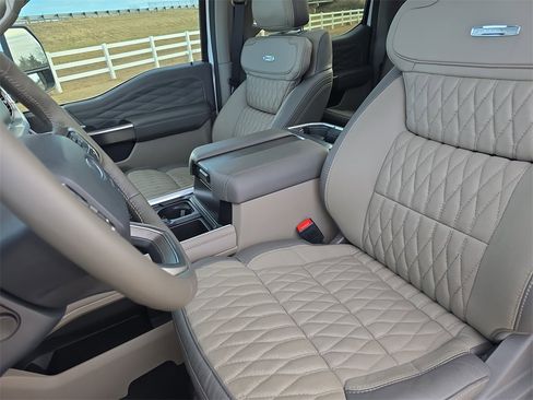 Used 2025 Ford F450 Platinum w/ Platinum Plus Package image 16