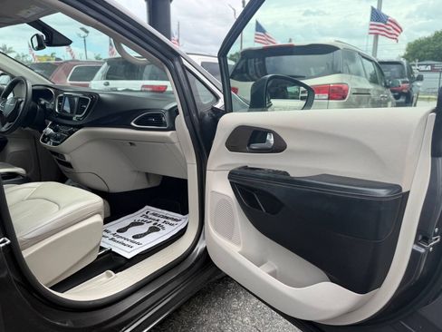 Used 2021 Chrysler Voyager Lxi FWD image 19