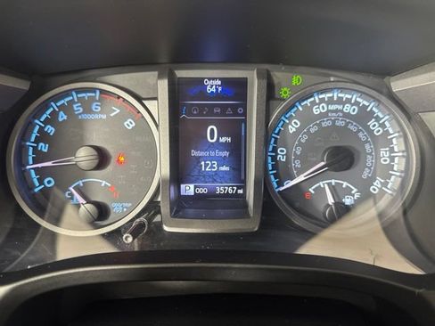 Used 2019 Toyota Tacoma TRD Off-Road AWD/4WD image 17