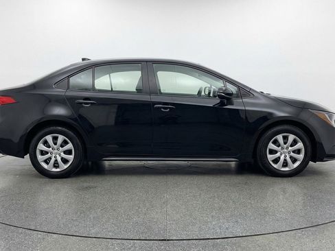 Used 2025 Toyota Corolla LE FWD image 11
