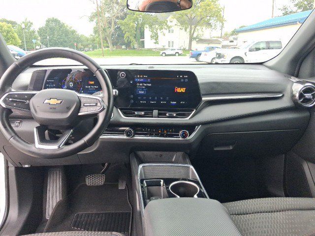 Used 2025 Chevrolet Equinox LT FWD image 28