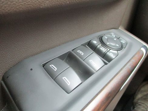 Used 2022 GMC Sierra 3500 SLT w/ SLT Convenience Package AWD/4WD image 29