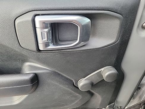 Used 2021 Jeep Wrangler Unlimited Sport image 7