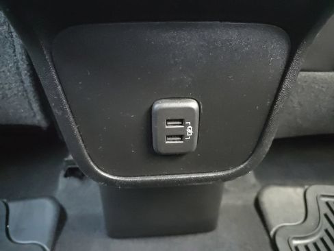Used 2020 Chevrolet Equinox LT w/ Sport Edition FWD image 21