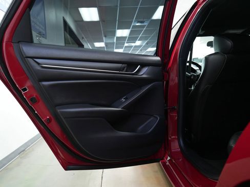 Used 2019 Honda Accord Sport image 32