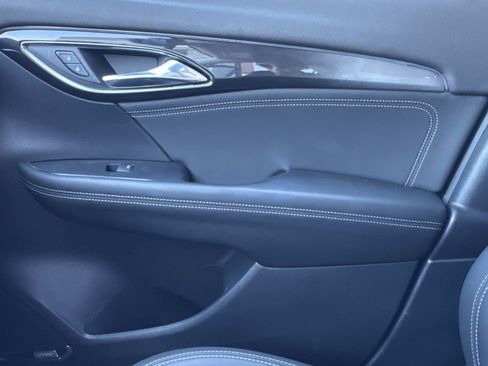 Used 2025 Buick Envision Preferred image 22