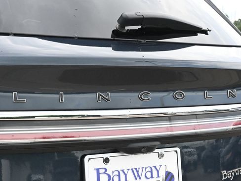 Used 2022 Lincoln Nautilus Black Label w/ Class II Trailer Tow Package AWD/4WD image 22
