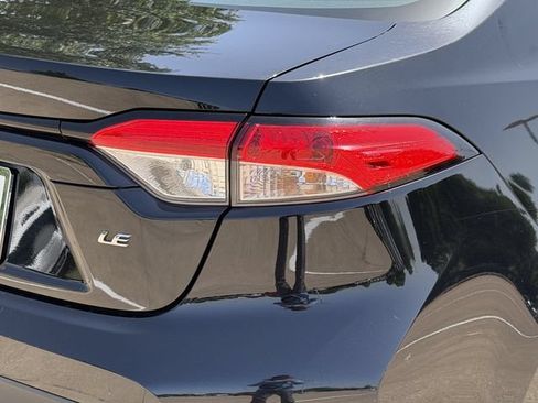 Used 2023 Toyota Corolla LE FWD image 5