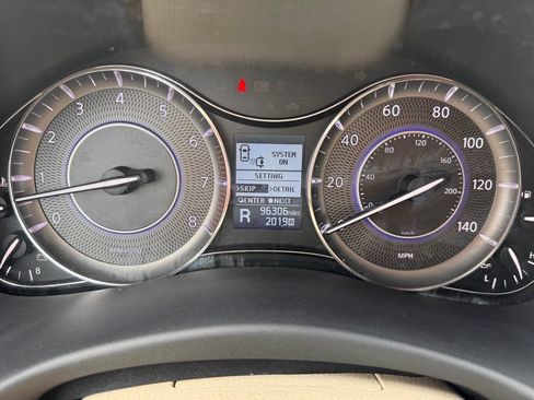 Used 2016 INFINITI QX80 4WD w/ Deluxe Technology Package image 31