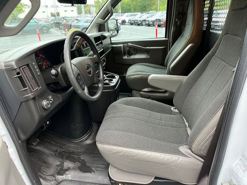 Used 2023 GMC Savana 2500 Work Van w/ Driver Convenience Package image 9