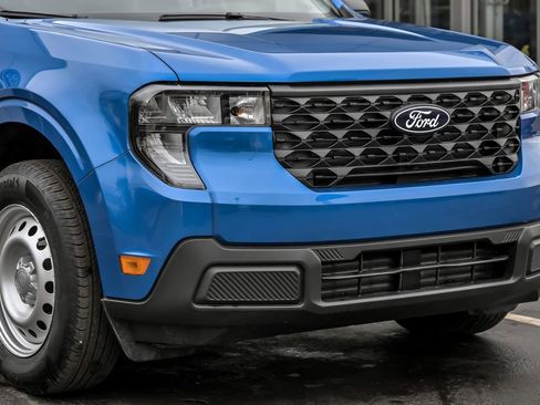 Used 2025 Ford Maverick XL image 11