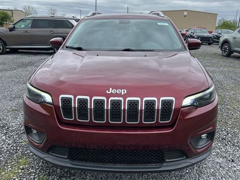 Used 2019 Jeep Cherokee Latitude Plus w/ Cold Weather Group AWD/4WD image 2