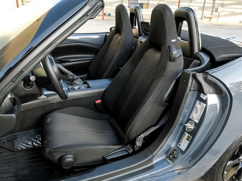 Used 2020 MAZDA MX-5 Miata Club image 35