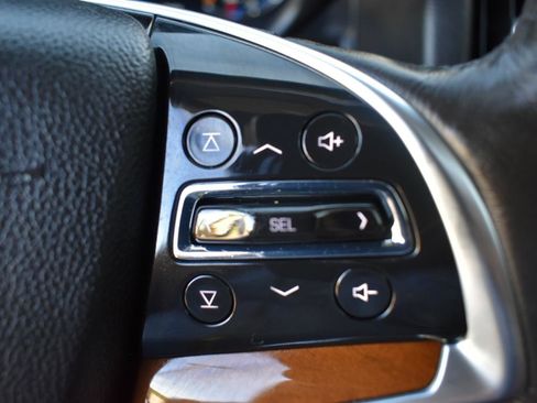 Used 2020 Cadillac Escalade ESV Premium Luxury image 16