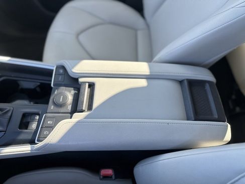 Used 2024 Toyota Grand Highlander XLE image 22