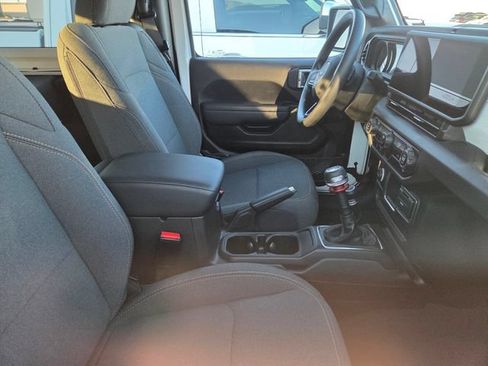 Used 2024 Jeep Wrangler Sport AWD/4WD image 4