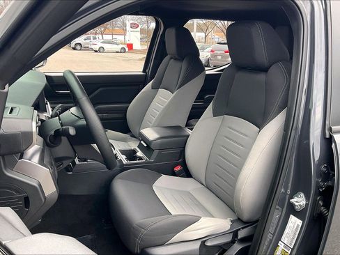 Used 2025 Toyota Tacoma TRD Off-Road image 29