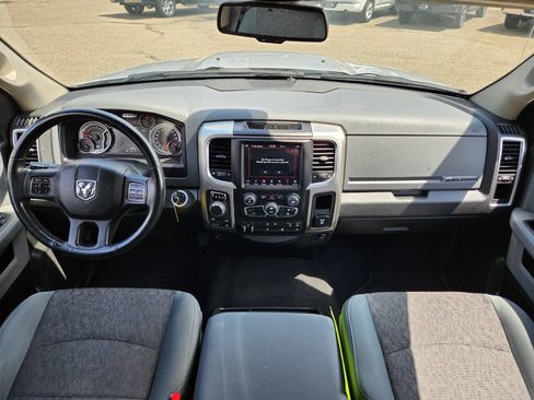 Used 2018 RAM 1500 SLT AWD/4WD image 16