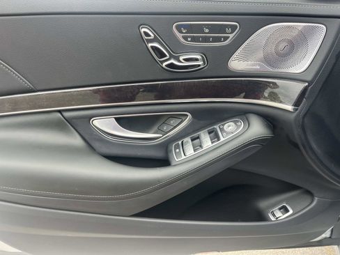 Used 2019 Mercedes-Benz S 560 Sedan image 20