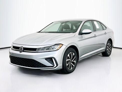 Used 2025 Volkswagen Jetta S image 3