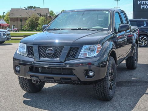 Used 2020 Nissan Frontier SV w/ Midnight Edition Floor Mats AWD/4WD image 5