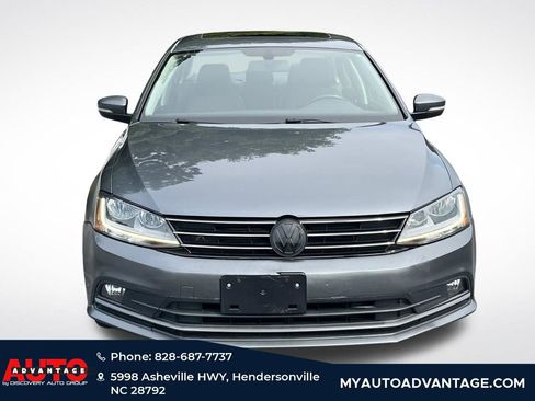 Used 2017 Volkswagen Jetta SEL image 4