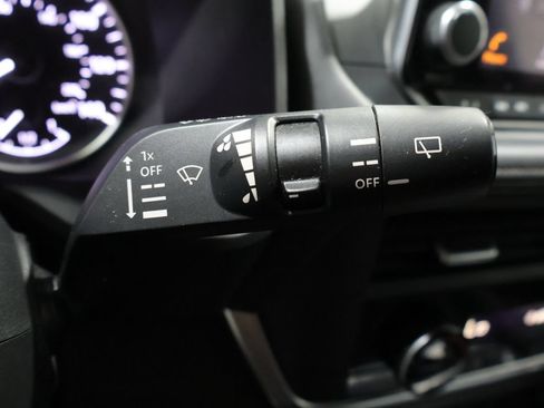 Used 2024 Nissan Rogue SV AWD/4WD image 41
