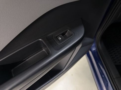 Certified 2023 Volkswagen Taos SE w/ Panoramic Sunroof Package FWD image 24