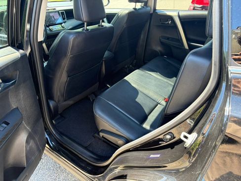 Used 2013 Toyota RAV4 Limited AWD/4WD image 18