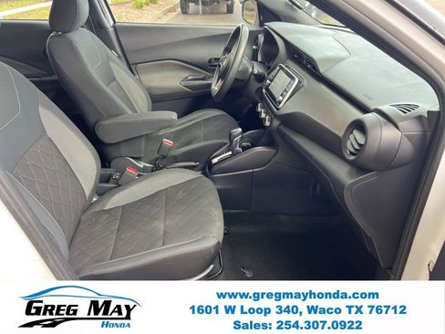 Used 2020 Nissan Kicks S FWD image 12