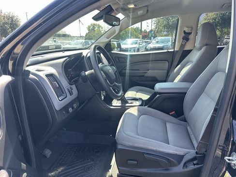 Used 2022 Chevrolet Colorado W/T w/ Custom Special Edition AWD/4WD image 16