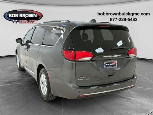 Used 2020 Chrysler Pacifica Touring-L image 5