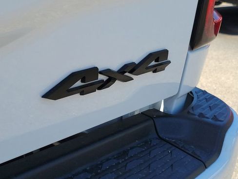 New 2026 RAM 2500 Big Horn AWD/4WD image 9