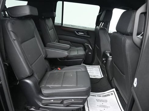 Used 2025 GMC Yukon XL Denali AWD/4WD image 8