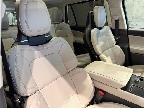 Used 2025 Lincoln Aviator Reserve w/ Equipment Group 201A AWD/4WD image 53