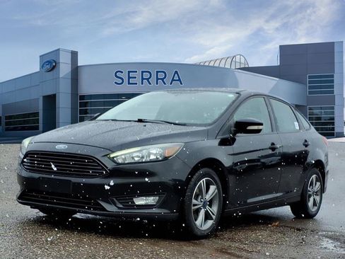 Used 2017 Ford Focus SE image 1