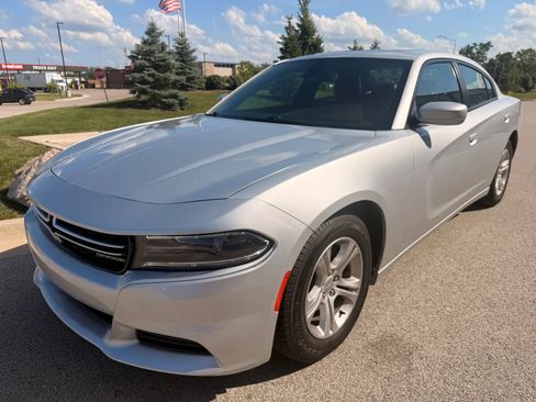 Used 2021 Dodge Charger SXT w/ Leather Interior Group RWD image 3
