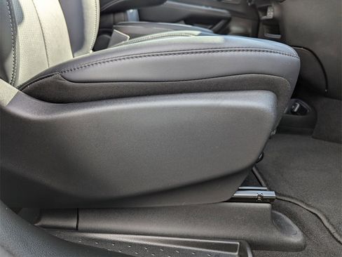 New 2025 Chrysler Pacifica Select image 38