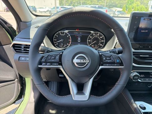New 2026 Nissan Altima 2.5 SR w/ SR Premium Package FWD image 14