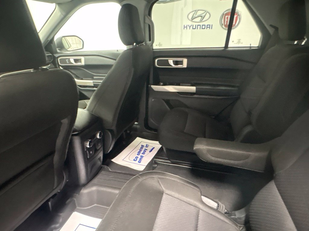 Used 2023 Ford Explorer XLT AWD/4WD image 19