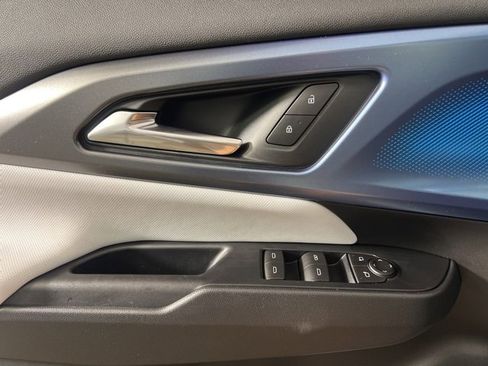 New 2026 Chevrolet Equinox EV LT image 25