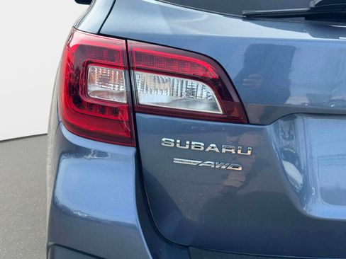 Used 2018 Subaru Outback 2.5i Limited image 9