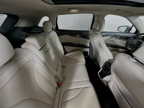 Used 2019 Lincoln Nautilus Reserve w/ Driver Assistance Package image 28